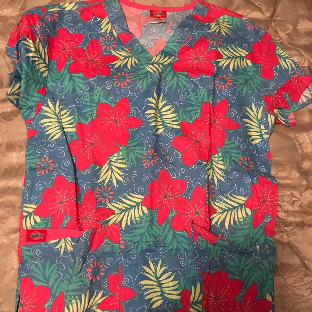Dickies Scrub top
